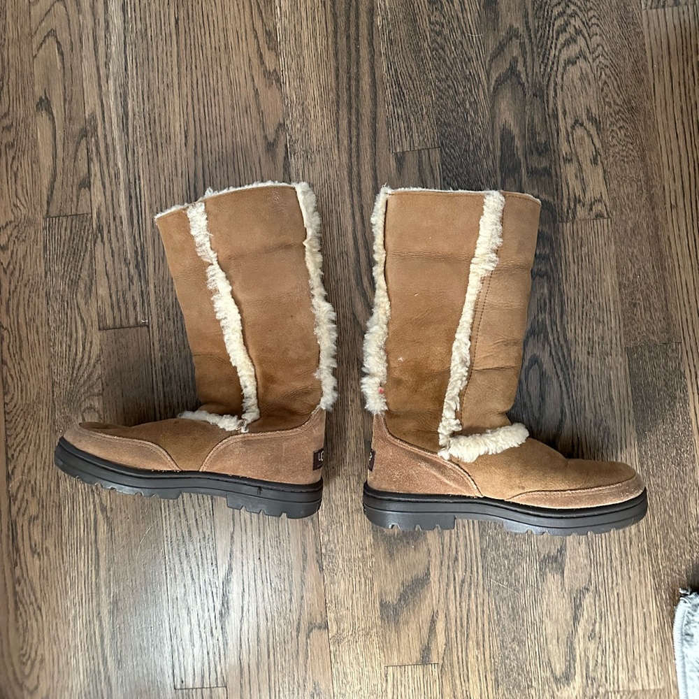 Tall chestnut Uggs